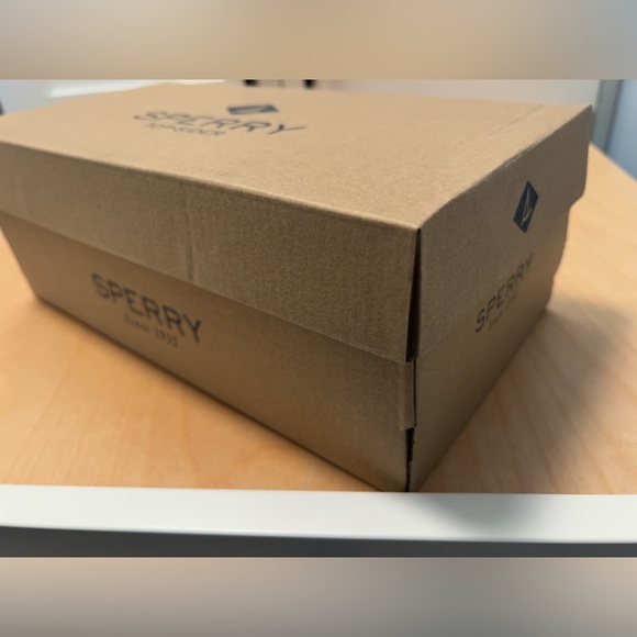 Sperry top siders, NIB SZ 10W - Picture 4 of 6